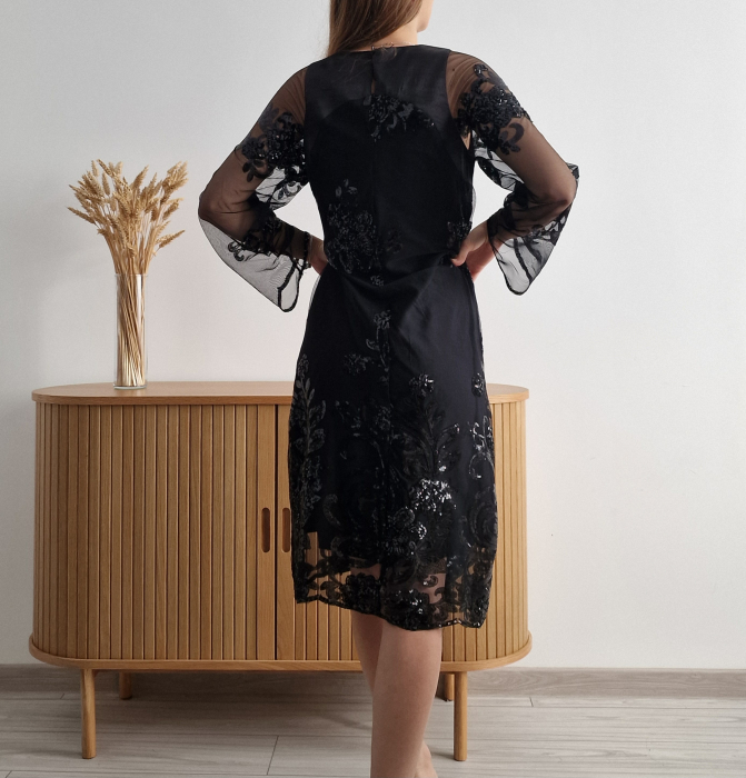 Rochie din dantelă neagră cu mâneci lungi transparente – mărimea 36 [2]
