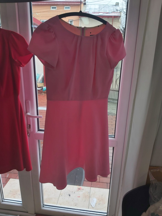 Rochie Elegantă din Spandex cu Detalii Ondulate [2]