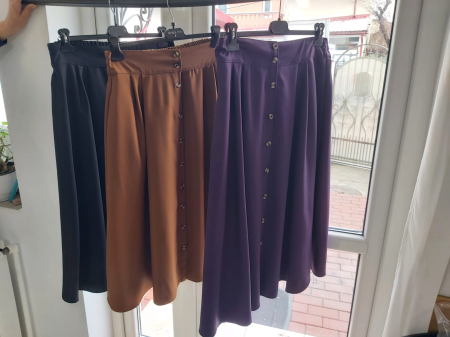 Fusta cu nasturi și buzunare [1]