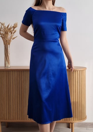 Produse - Rochie albastră din bumbac satinat cu umeri goi, mâneci scurte și lungime sub genunchi. Mărime unică 36. Lejeră, elegantă și feminină.