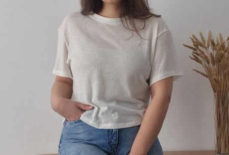 Produse - Tricou damă alb, simplu, cu mânecă scurtă și guler rotund