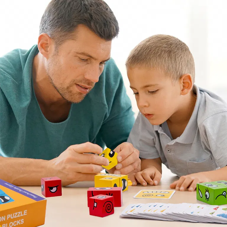 Puzzle Montessori din Lemn cu Emoții și Expresii Faciale, 12 Cuburi și 50 Carduri Provocare, 3+ ani [19]