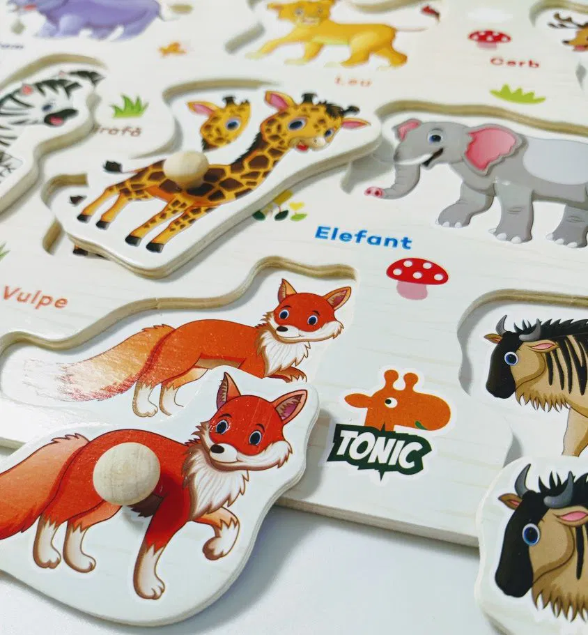 Puzzle Montessori din Lemn cu Butoni – Animalele Sălbatice în Limba Română [1]