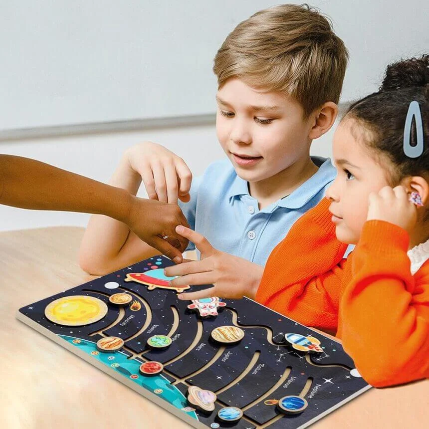 Puzzle Montessori din Lemn cu Sistemul Solar și Planete Glisante [6]