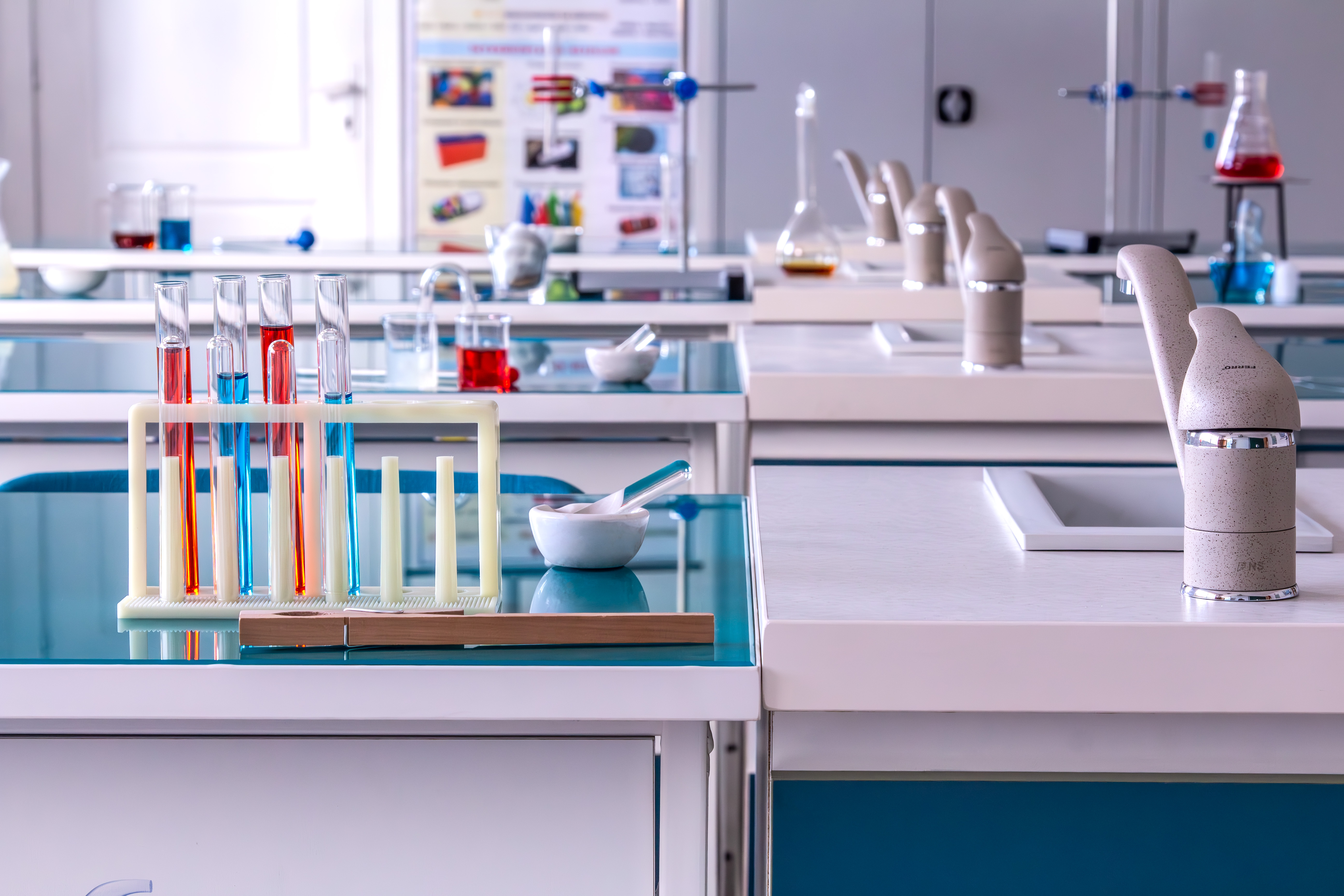 Dotări pentru laboratorul de chimie