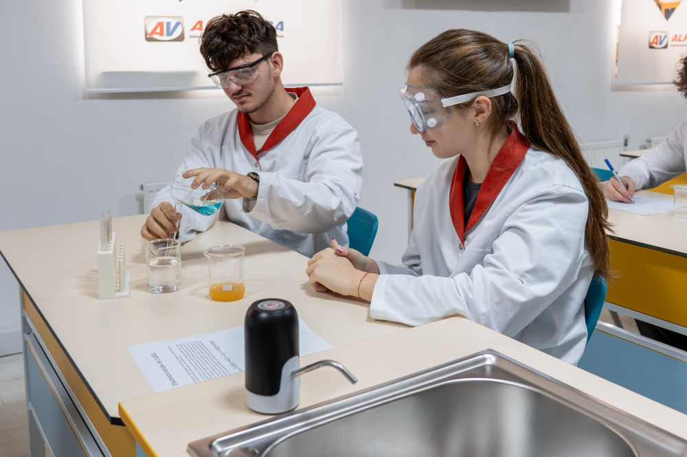 Ansamblu de mese de laborator ACCES PREMIUM [6]