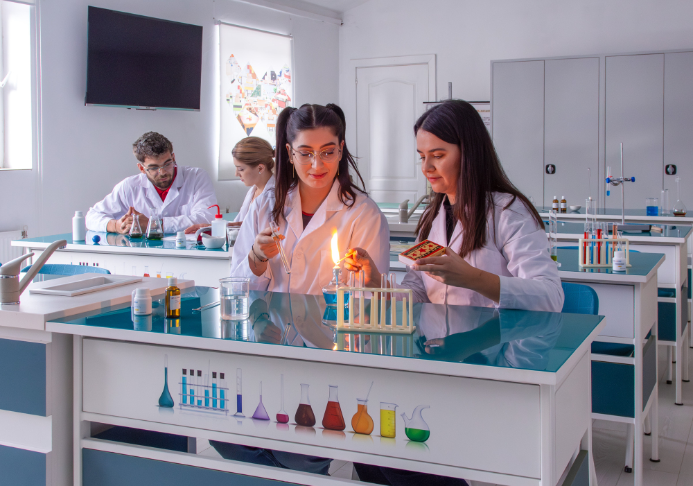 Ansamblu de mese de laborator NEON [10]