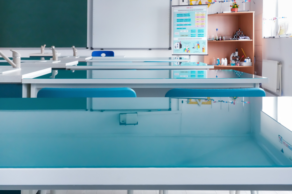 Ansamblu de mese de laborator NEON [21]