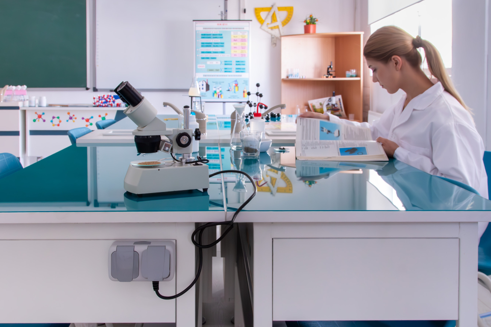 Ansamblu de mese de laborator NEON [24]