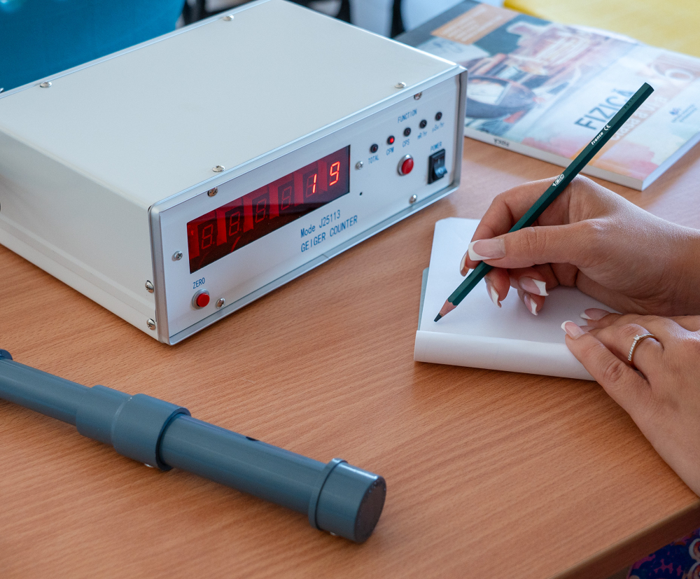 Contor digital Geiger – detector de radiații [4]