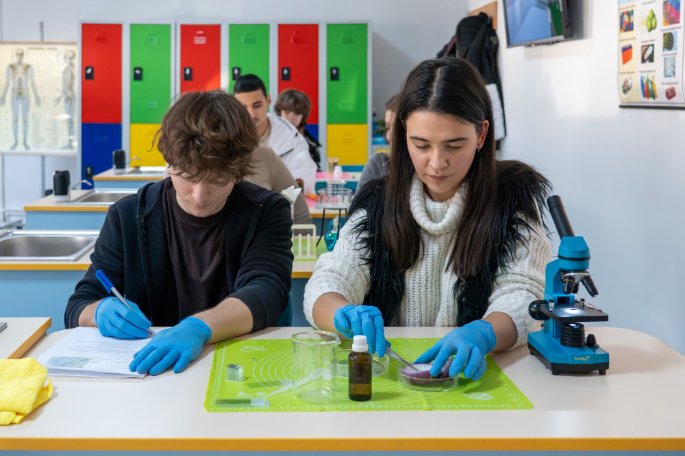 Masă de laborator pentru 2 elevi, ACCES [7]