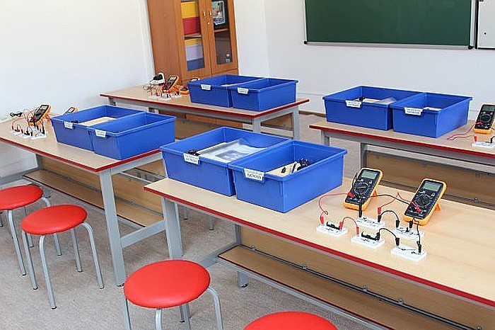 Masă de laborator, 3 elevi, GAMMA [5]