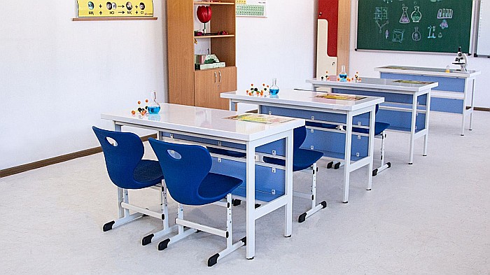 Masă de laborator cu blat termorezistent, 2 elevi, GAMMA [12]