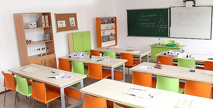 Masă de laborator cu blat termorezistent, 3 elevi, GAMMA [13]