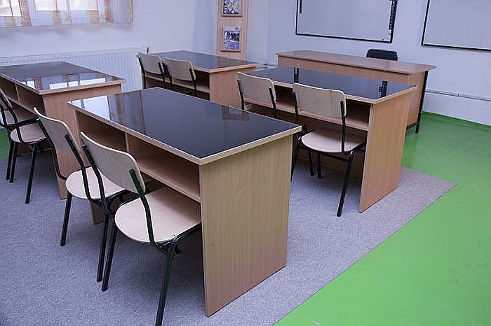 Masă laborator cu blat din sticlă termorezistentă  KARA [10]