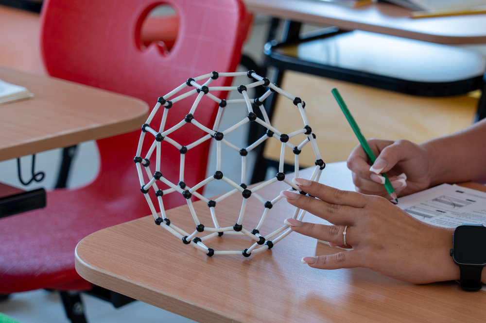 Model molecular C60 Fulerin Buckminster – structură tridimensională [2]