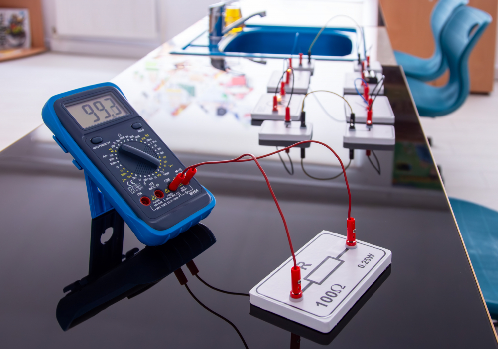 Modul de electricitate și magnetism pentru profesori gimnaziu OME 4142/2022 și OMEN nr. 3393 [3]