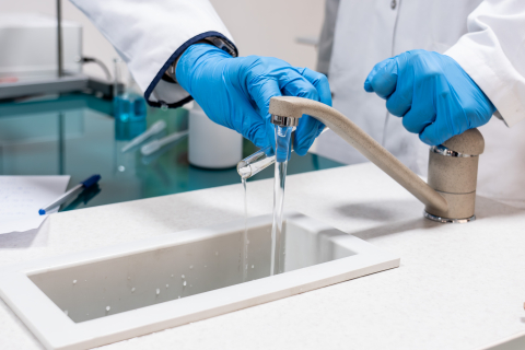 Ansamblu de mese de laborator NEON [27]