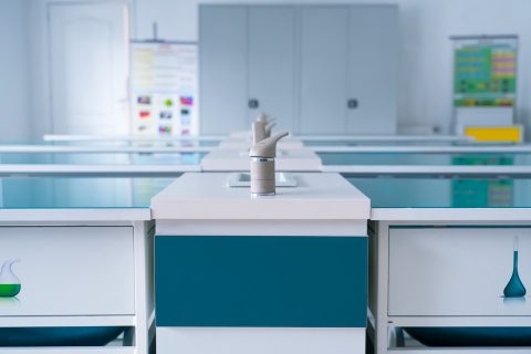 Ansamblu de mese de laborator NEON [21]