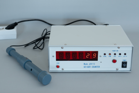 Contor digital Geiger – detector de radiații [1]