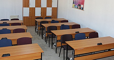 Masă de laborator, 3 elevi, GAMMA [6]