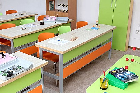 Masă de laborator cu blat termorezistent, 3 elevi, GAMMA [11]