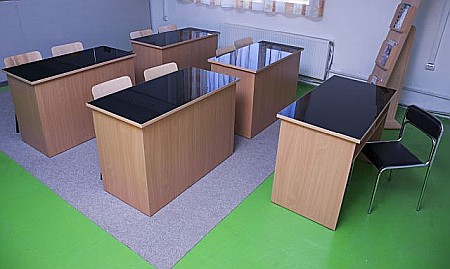 Masă laborator cu blat din sticlă termorezistentă  KARA [7]