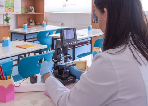 Microscop digital cu ecran LCD și cameră [7]