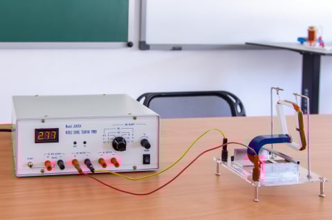 Sursă de tensiune AC/DC 1.5-12V [4]