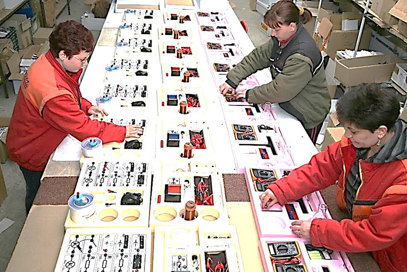 Formarea kit-urilor si a truselor didactice in atelierul de materiale didactice