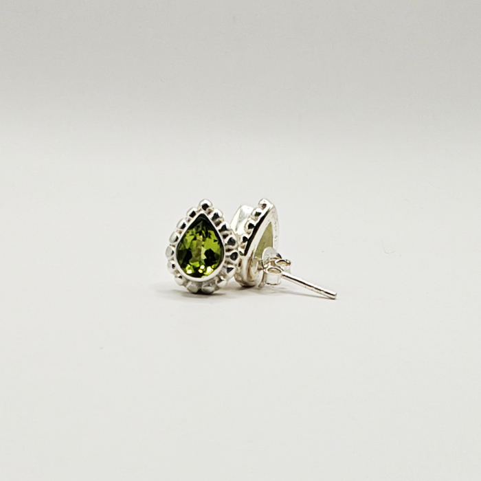 Cercei Peridot fațetat, montați în argint 10 x 7 mm [2]