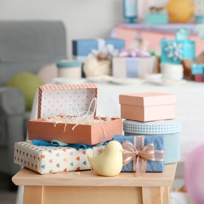 Cum alegi cadoul perfect pentru un bebeluș