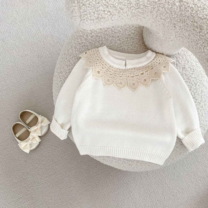 Pulover alb cu guler brodat [2]