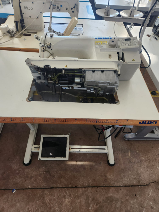 JUKI DDL‑900B – Mașină de cusut industrială recondiționată, 1 ac, motor direct‑drive [4]