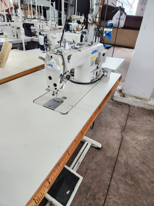 JUKI DDL‑900B – Mașină de cusut industrială recondiționată, 1 ac, motor direct‑drive [2]