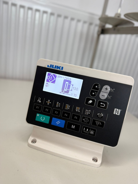 JUKI LBH1790AB Mașină de cusut butoniere drepte de mare viteză, direct drive [9]