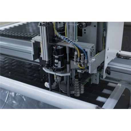 Mașină automată de croit cu cuțit oscilant HY-HC1705M Multi-ply Automated Cutter 1.7x2.0m [7]