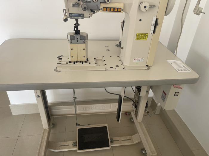 Unison feed sewing machines [4]