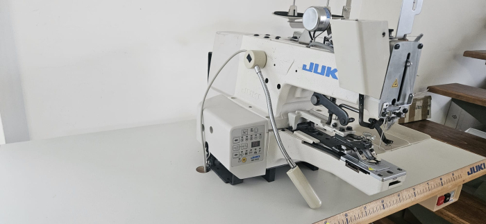 Masina de cusut nasturi, cusatura lant JUKI MB1800B [2]