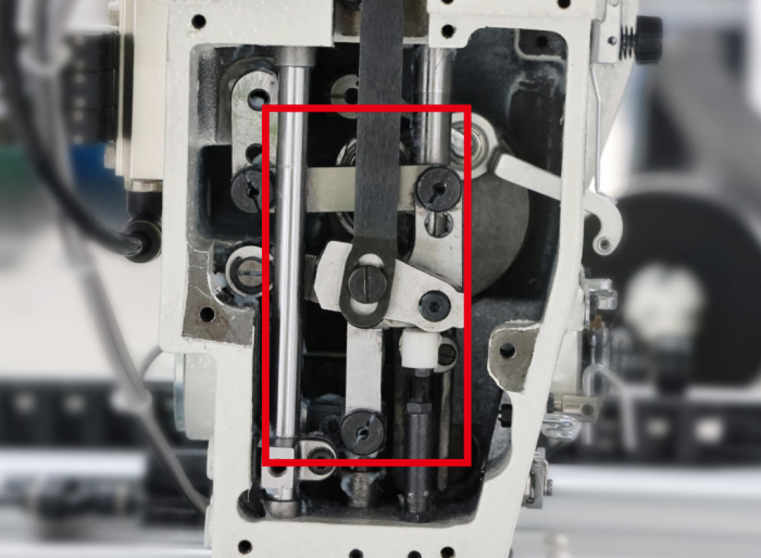 Programmable Sewing Machine with 360° Rotary Head and CO₂ Laser Cutting – ZOJE ZJ‑M7‑S900H‑SF‑V2‑LK2 [4]