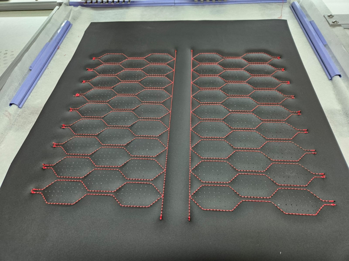 Mașină multifuncțională pentru cusut, brodat și perforat piele și țesături laminate ALL - PCB 1200×800 mm [5]