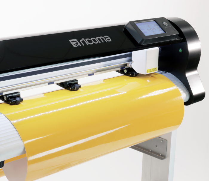 Plotter profesional de tăiere a vinilului, format lat, de 63 cm [2]