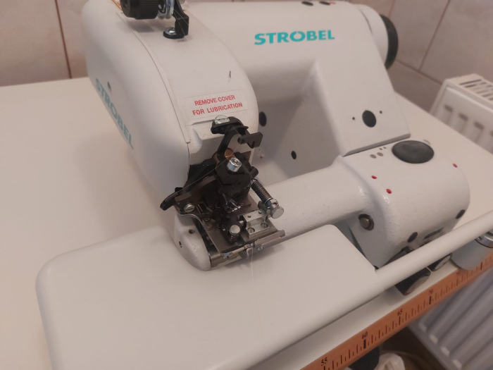 STROBEL VEB 100‑2, Masina de cusut stafir cu motor direct drive [2]