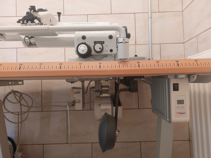 STROBEL VEB 100‑2, Masina de cusut stafir cu motor direct drive [3]