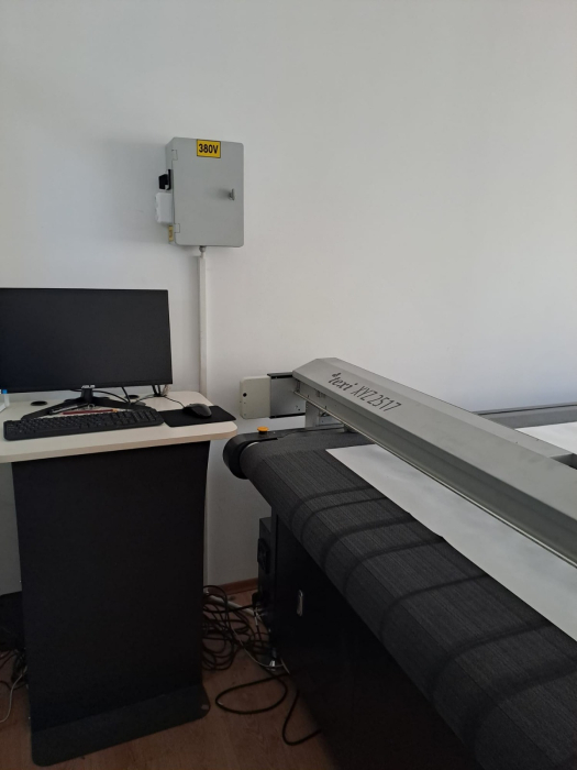 TEXI XYZ 2517 Cutter automat pentru un singur strat de material, latime de taiere 170 cm [6]