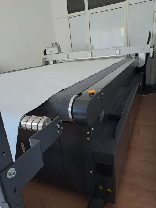 TEXI XYZ 2517 Cutter automat pentru un singur strat de material, latime de taiere 170 cm [3]