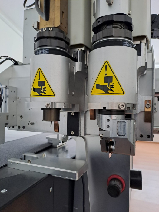 TEXI XYZ 2517 Cutter automat pentru un singur strat de material, latime de taiere 170 cm [2]