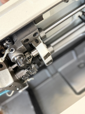 Juki MH-481 1-needle, Double Chainstitch Machine [5]