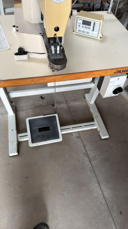 Echipamente reconditionate - Masina electornica de cusut cheite, Juki LK1900