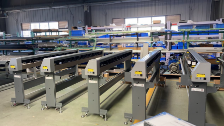 Plotter 180 cm dotat cu 2 capuri de tipărire [7]